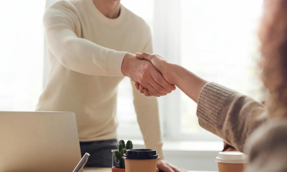 independent-claims-adjusters-in-2025:-balancing-tech-with-human-trust